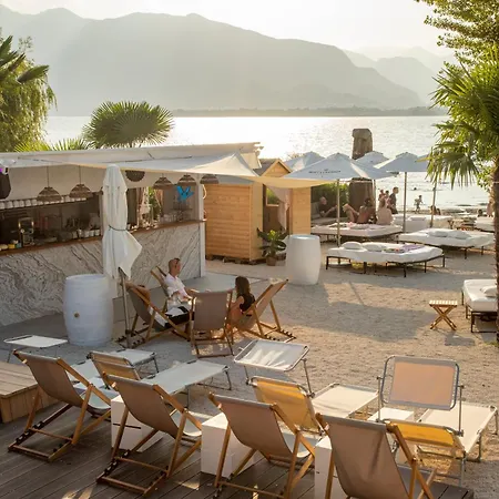 Riva Club I Boutique I Restaurant