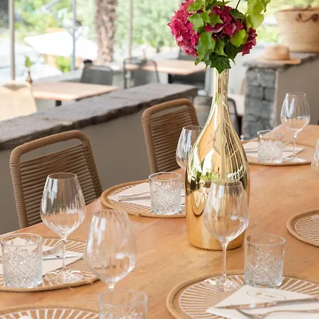 فندق Riva Club I Boutique I Restaurant *