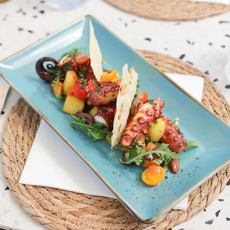 Riva Club I Boutique I Restaurant *